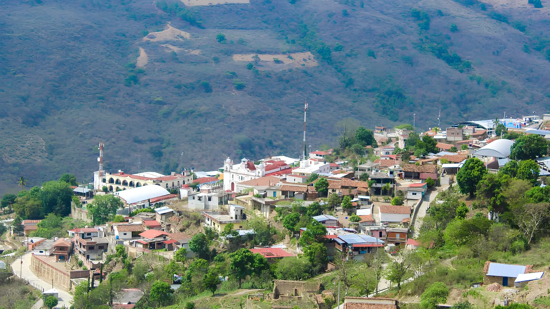 Vista aérea y panorámica de la comunidad de Villa Hidalgo Yalalag, Sierra Norte de Oaxaca