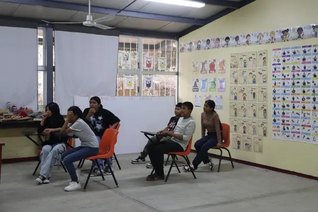 Estudiantes de la EST 95 en una sesión de acompañamiento del servicio de USAER